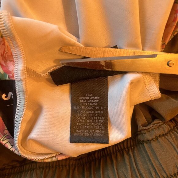 🔥SOLD🔥Blackmilk Pink Moon Shorties Shorts - Picture 10 of 10